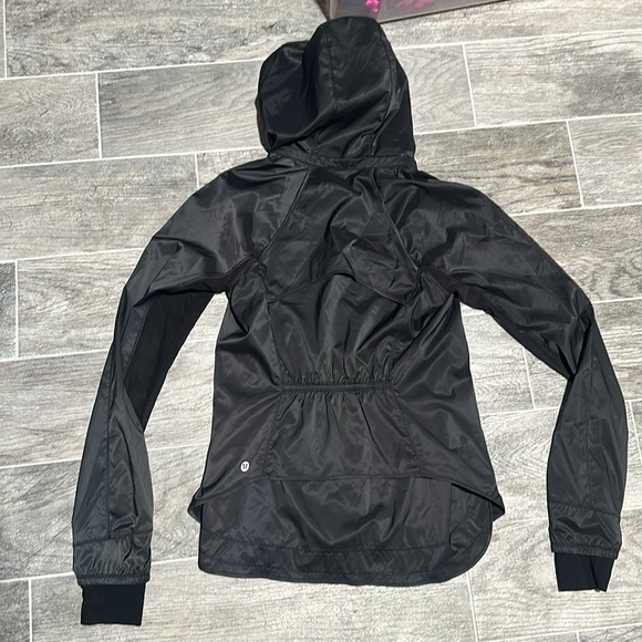 LULULEMON Goal Crusher jacket size 4 black like new - Picture 5 of 11
